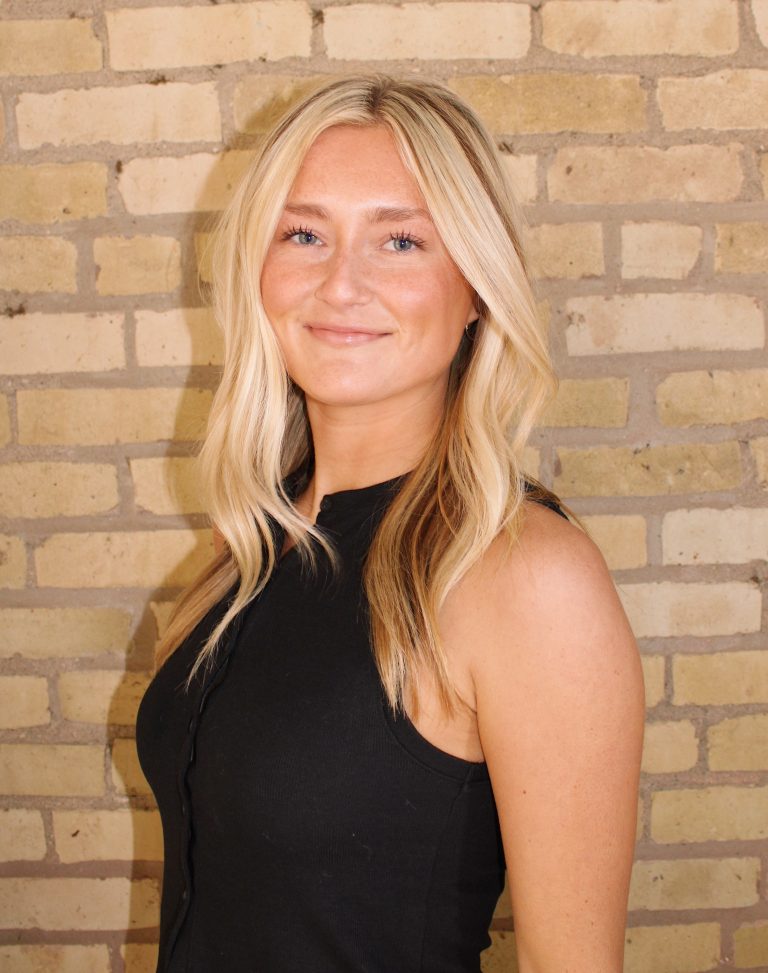 Amanda Dankert Headshot
